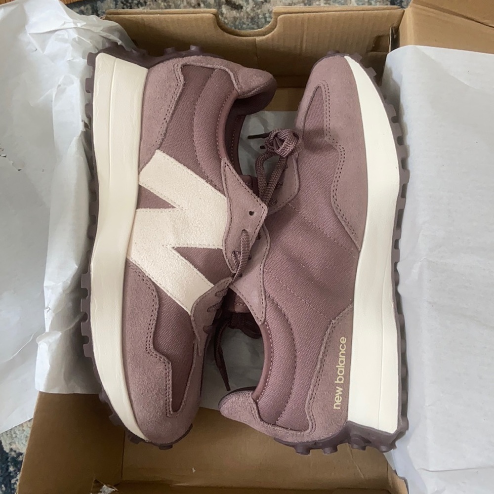 New Balance 327